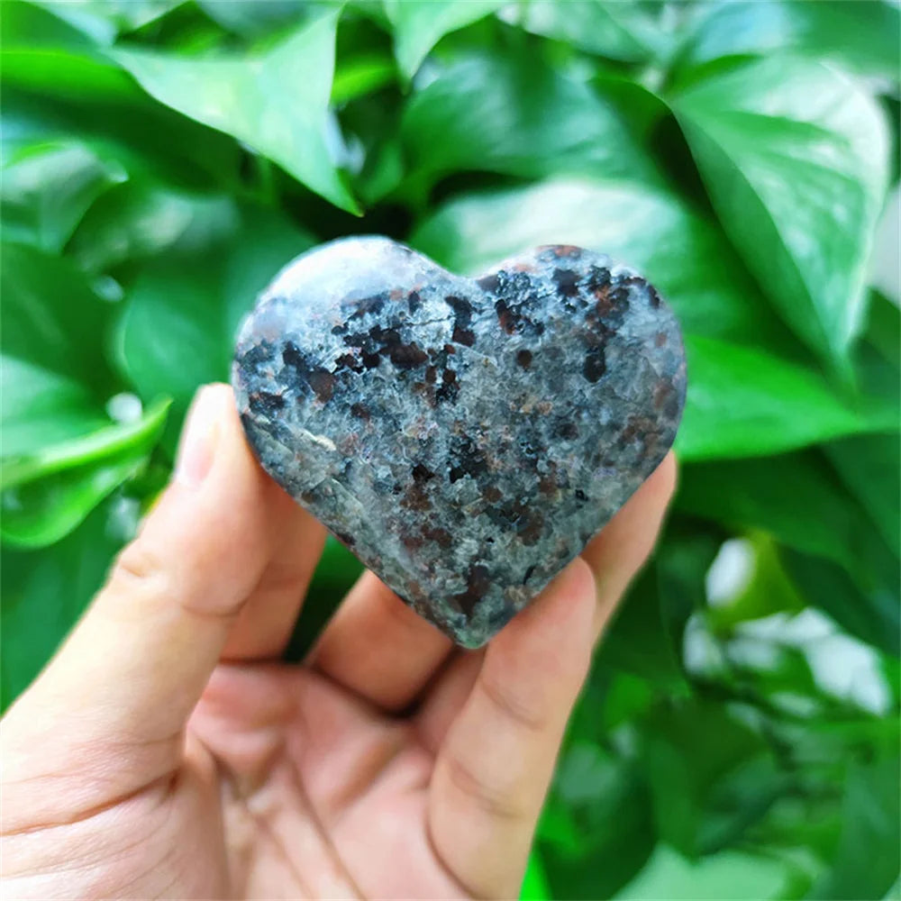 Glowing Yooperlite Heart Crystal | UV Reactive Healing Stone | Chakra Energy Spiritual Decor